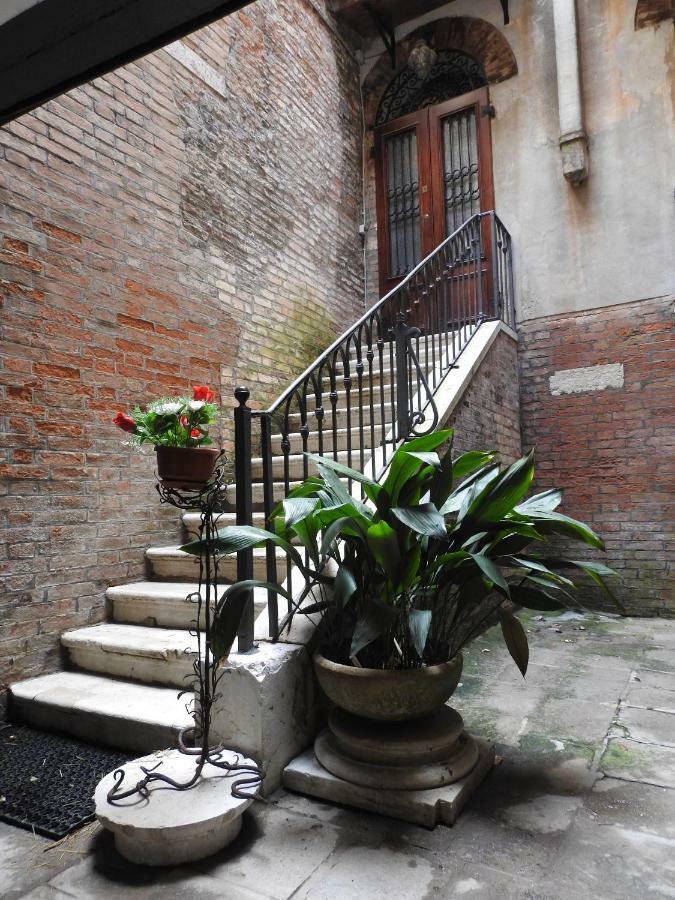 La Poetessa Appartement Venetië Buitenkant foto